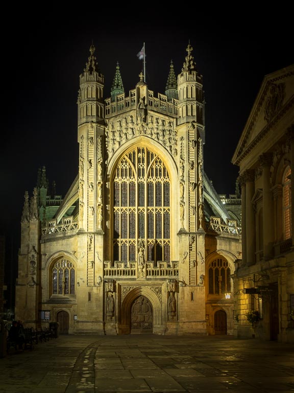 Bath Abbey at Night.jpg