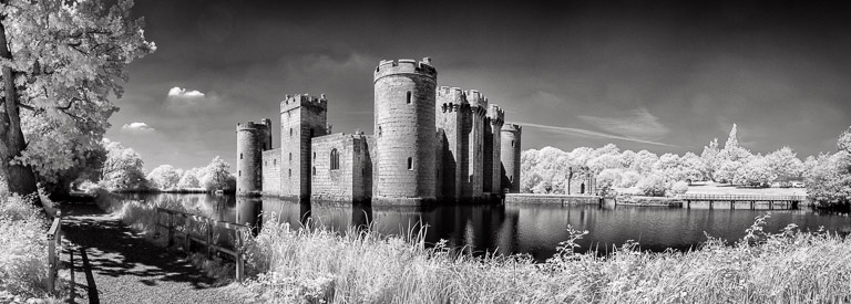 Bodiam Castle Infrared.jpg