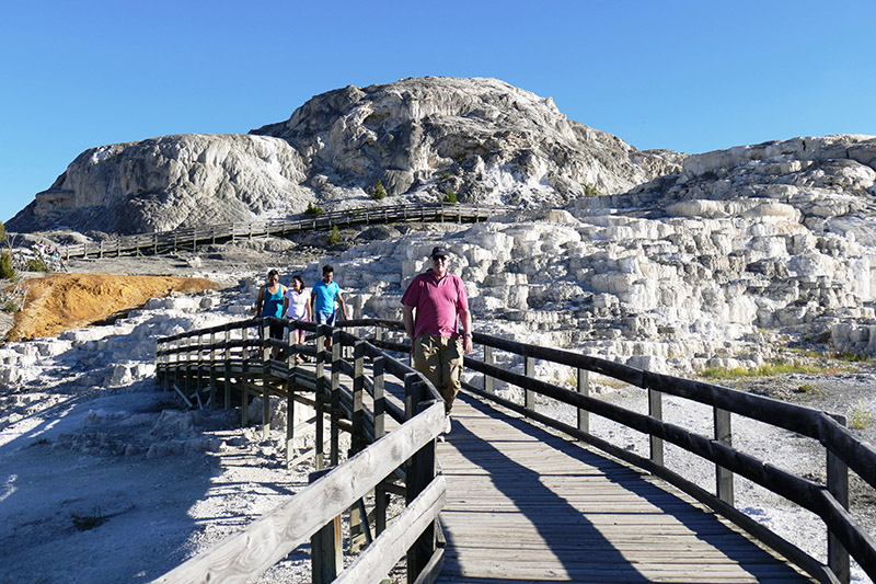 Mammoth Hot Spring Terraces.jpg