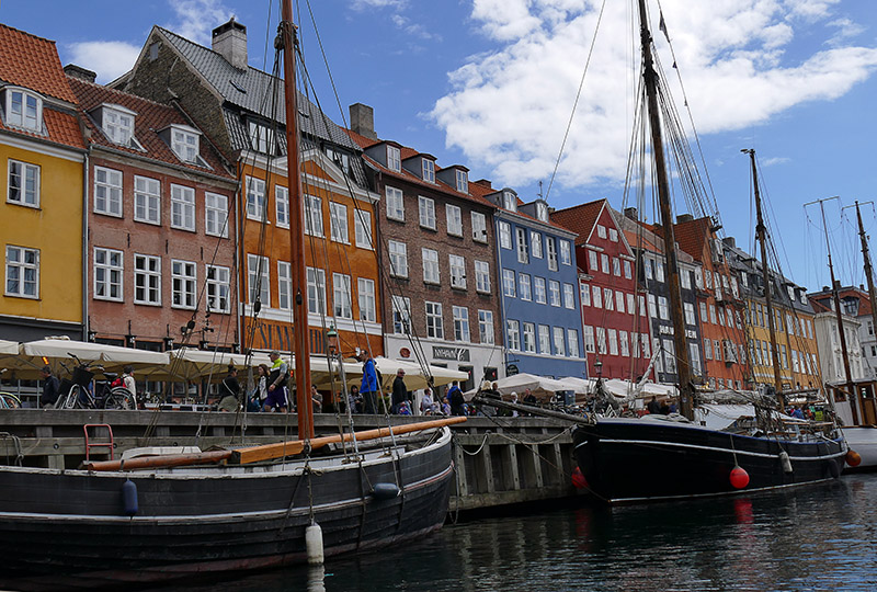 1-Colourful Houses & Yachts 800.jpg