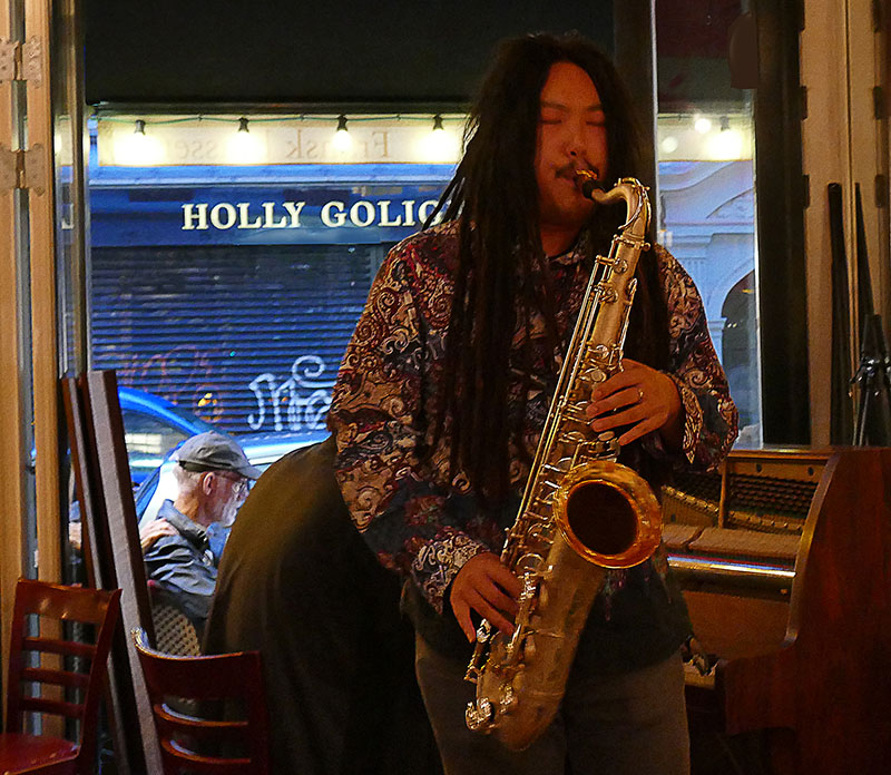 1-Saxaphonist in Restaurant 800.jpg