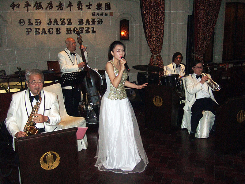 1-Sultry Singer with  Jazz band - Peace Hotel Shanghai.jpg