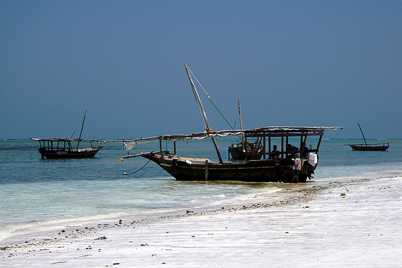 1A-Boats in -Zanzibar 800.jpg