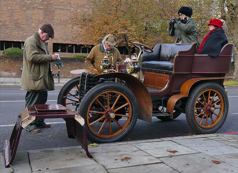 4Xx-Over-heated 1902 Panhard-Levassor  - Iggy Tavares.jpg