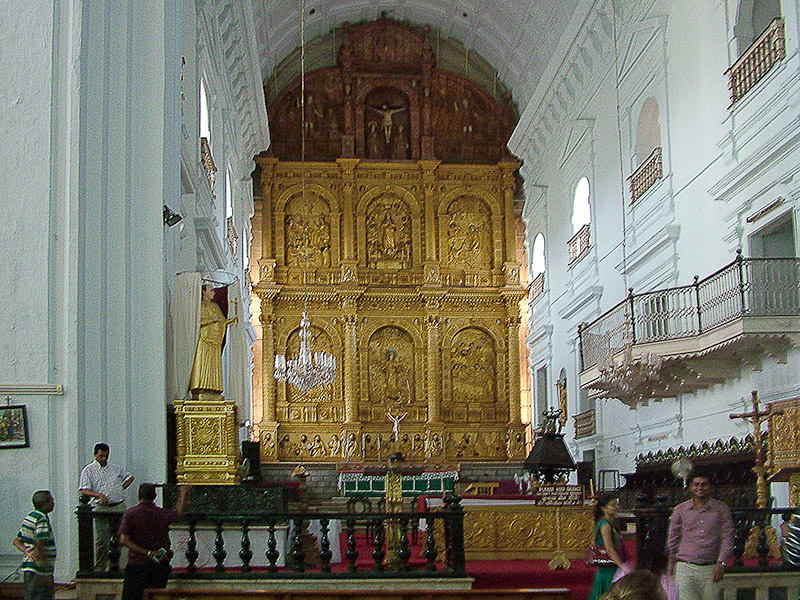 1A-Main Altar DSCF1530  800.jpg